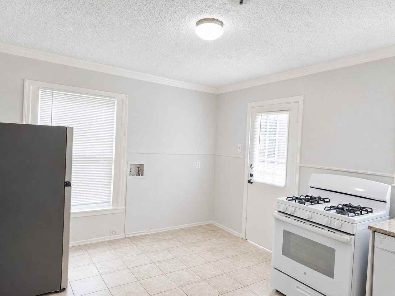 1817 Brittain St - Photo 7 of 16