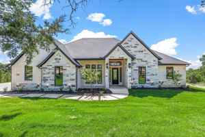 featured image of 1064 Glenoaks Dr