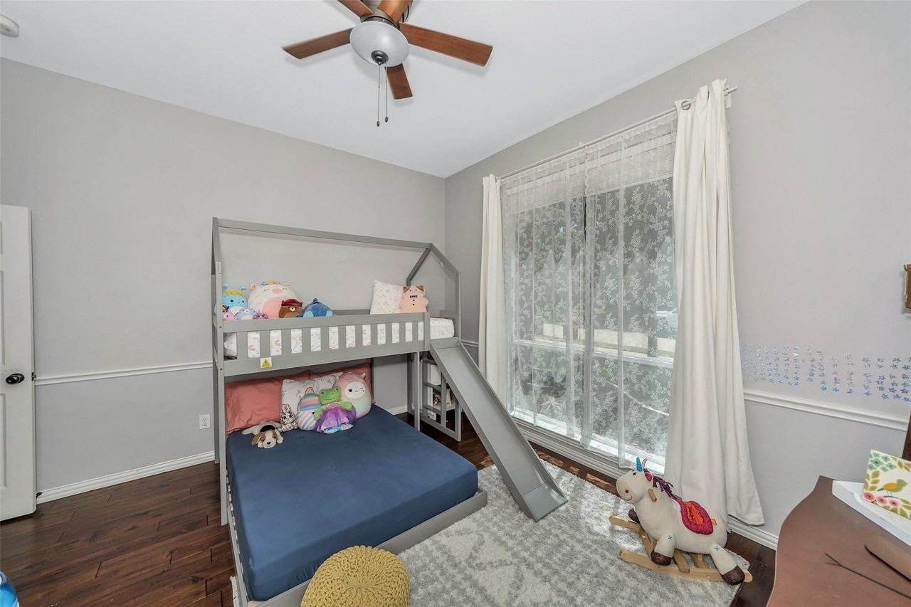 3608 Edgestone Dr - Photo 5 of 40