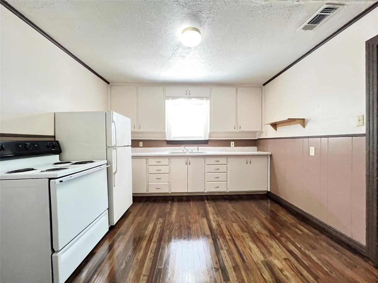 811 Coit St - Photo 4 of 12