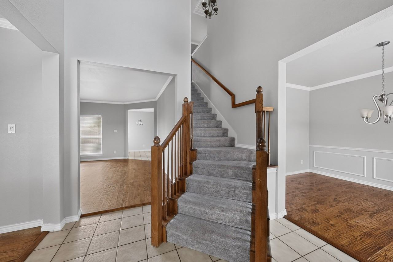1236 Blue Brook Dr - Photo 5 of 40