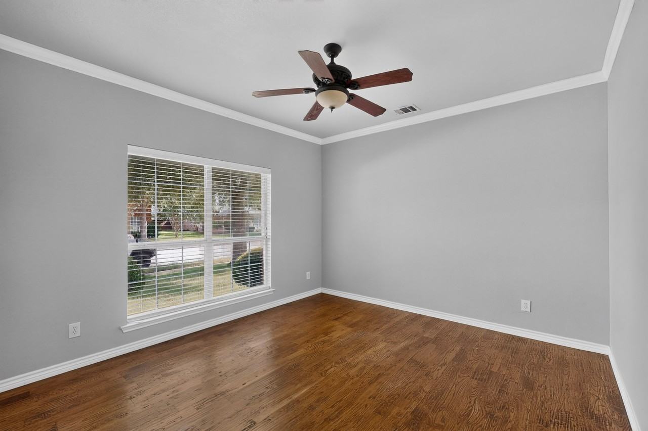 1236 Blue Brook Dr - Photo 7 of 40