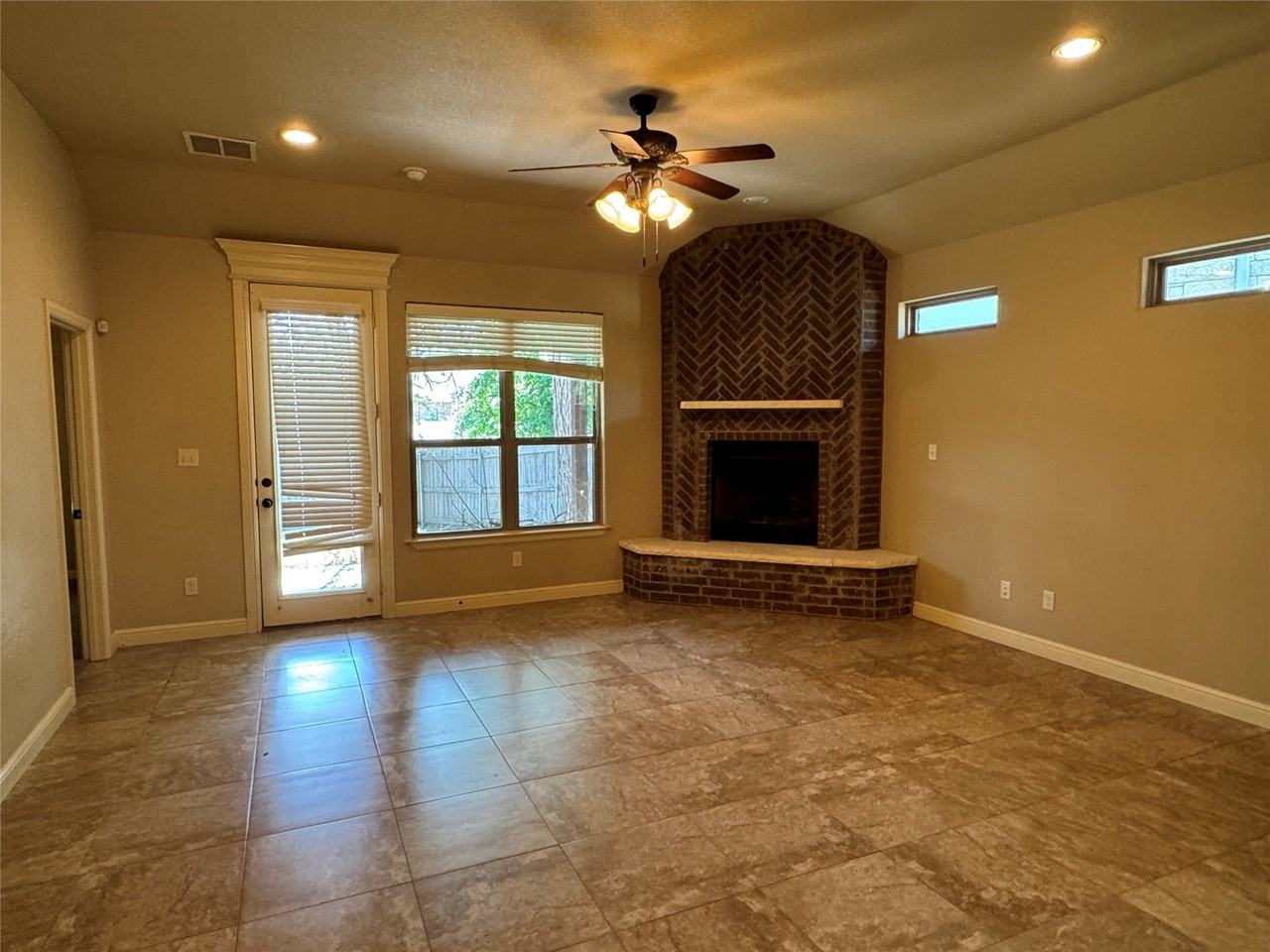 1309 Preston Trail Ct - Photo 2 of 10