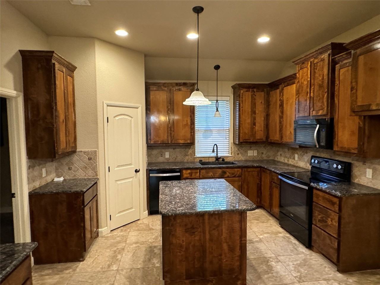 1309 Preston Trail Ct - Photo 4 of 10
