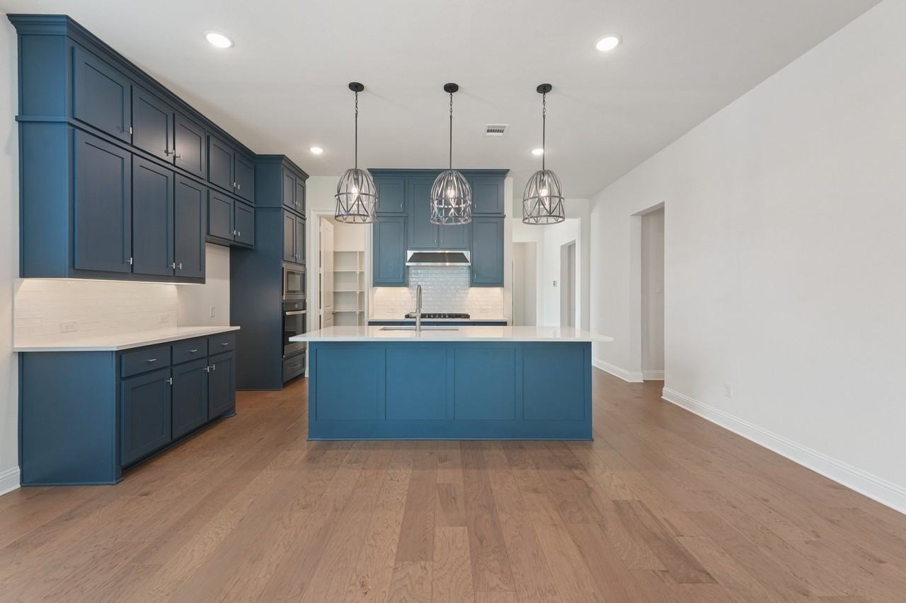 1302 19th St - Photo 4 of 33