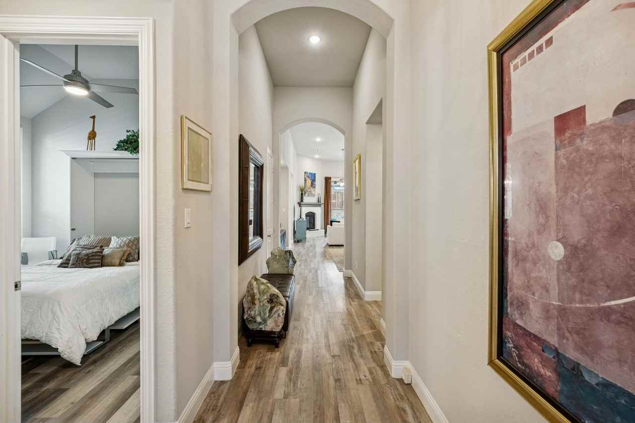 950 Gentle Knoll Ln - Photo 3 of 32