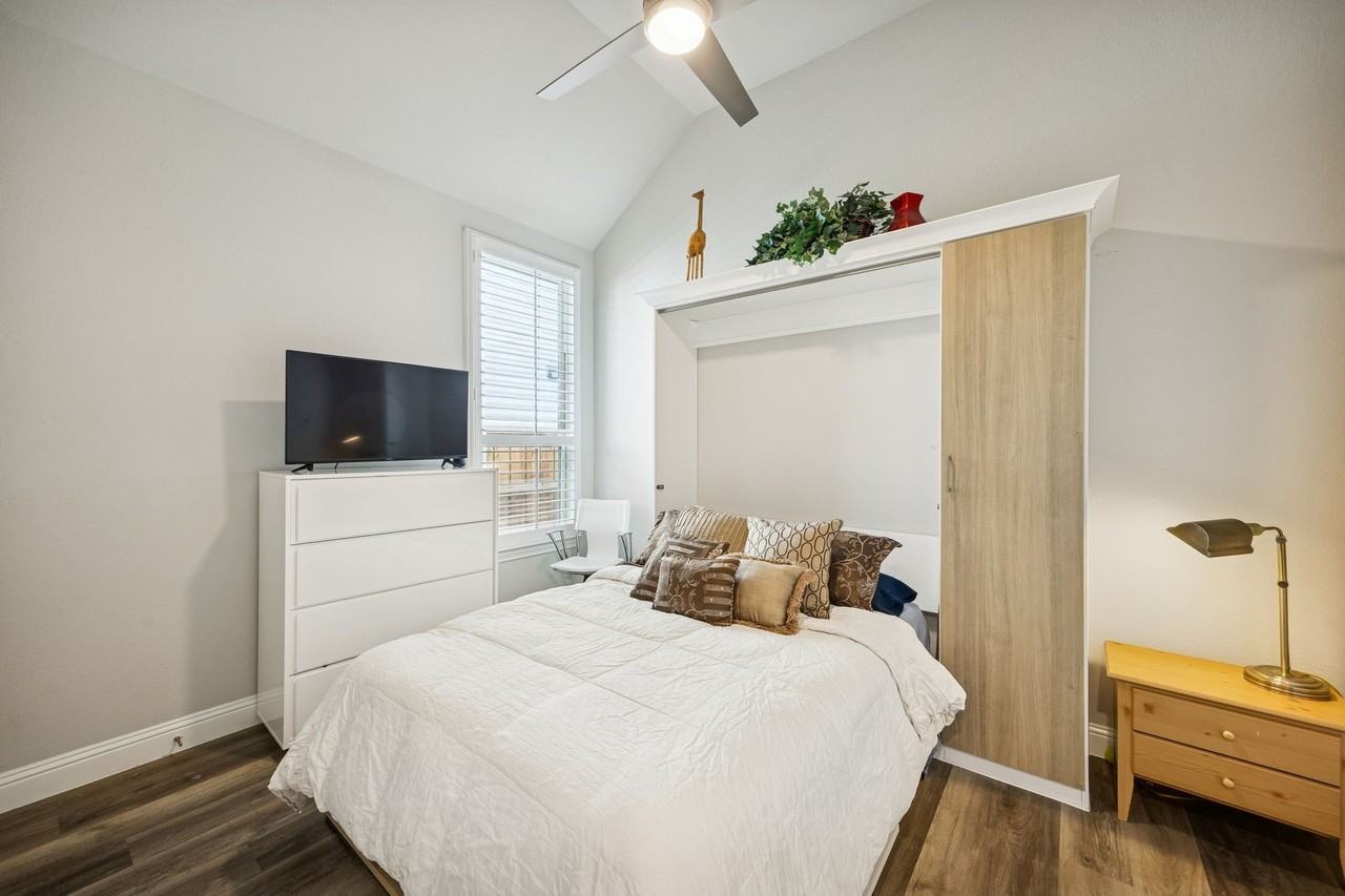950 Gentle Knoll Ln - Photo 4 of 32