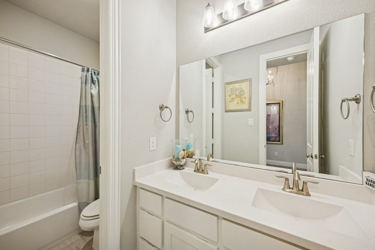 950 Gentle Knoll Ln - Photo 5 of 32