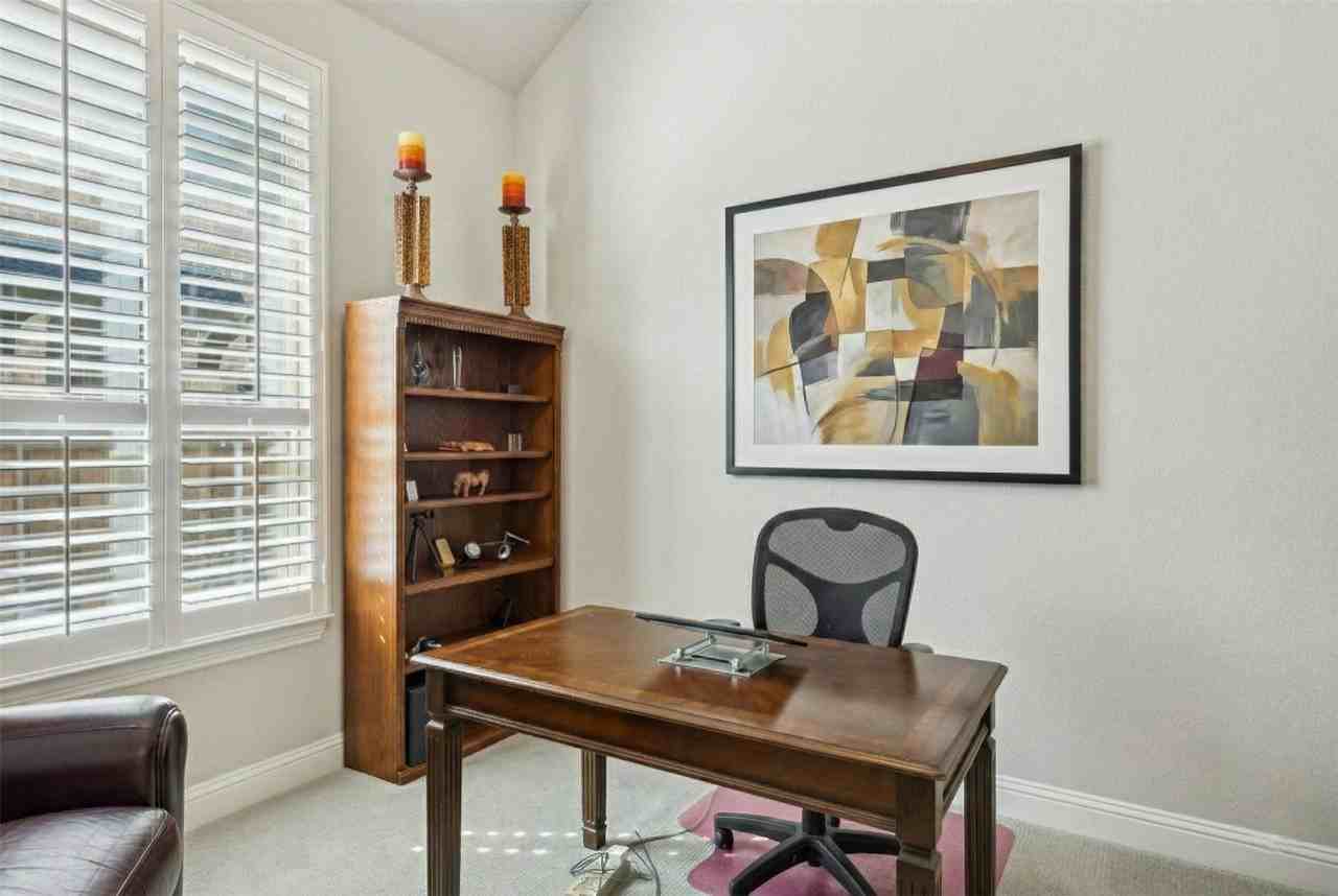950 Gentle Knoll Ln - Photo 6 of 32