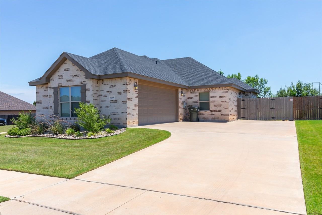 8319 Cimarron Trl - Photo 3 of 40