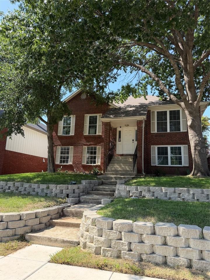 1103 Holly Dr - Photo 3 of 15