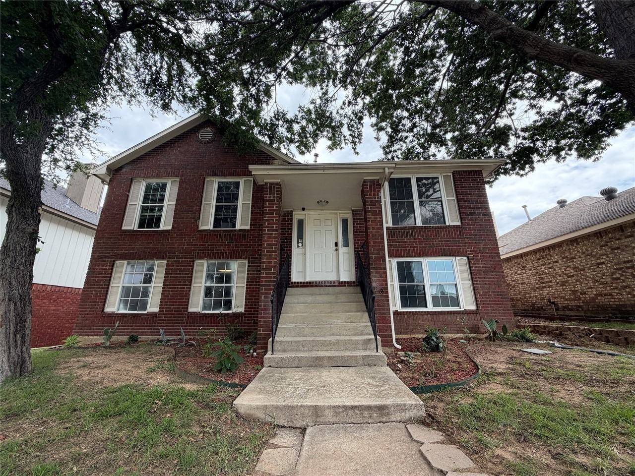 1103 Holly Dr - Photo 4 of 15