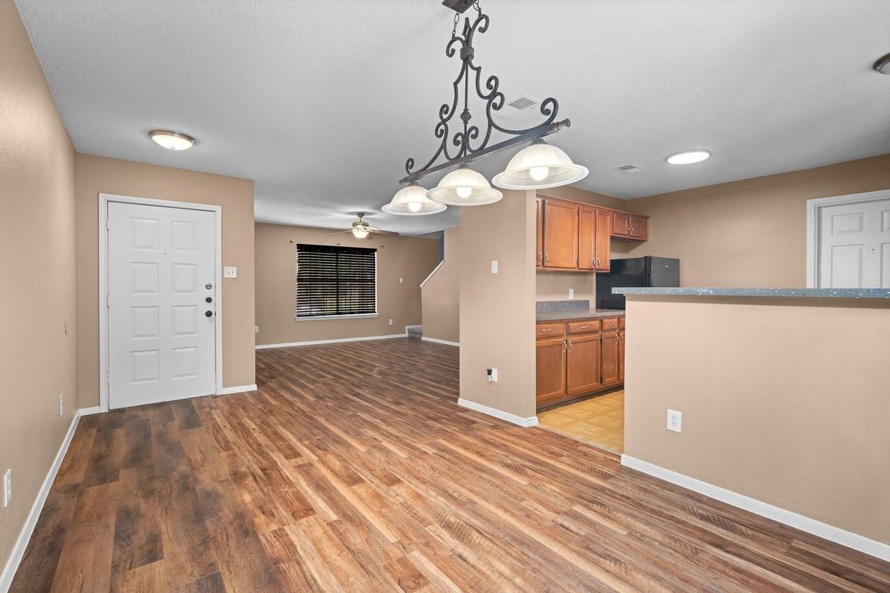 10323 Budtime Ln - Photo 5 of 29