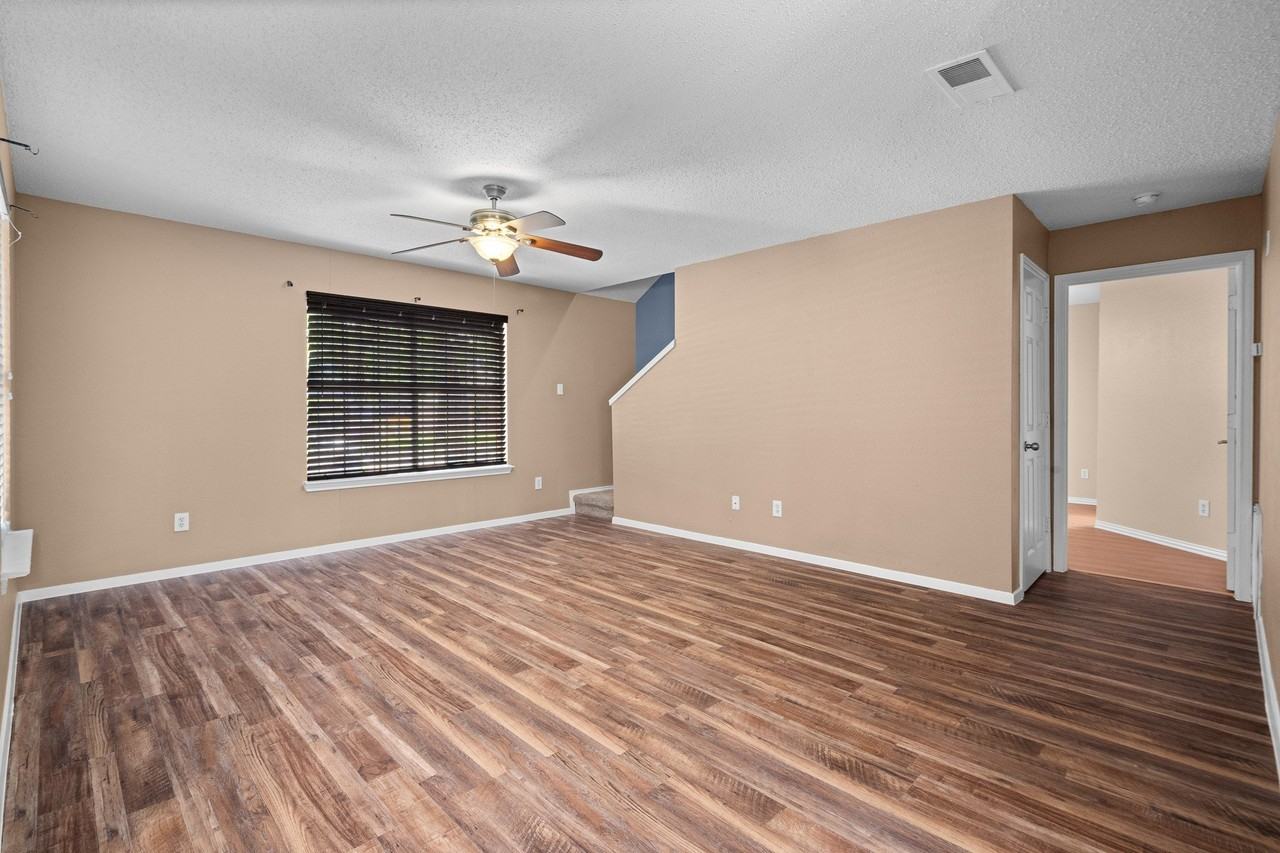 10323 Budtime Ln - Photo 7 of 29