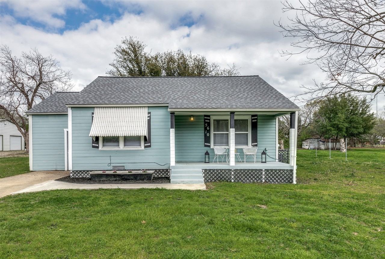 5610 Lyons Rd - Photo 3 of 16