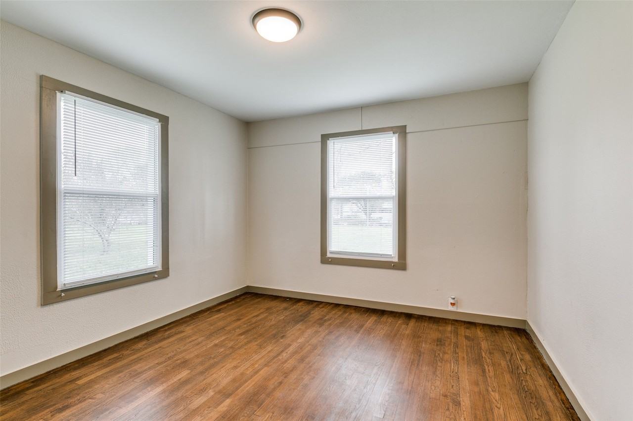 5610 Lyons Rd - Photo 7 of 16
