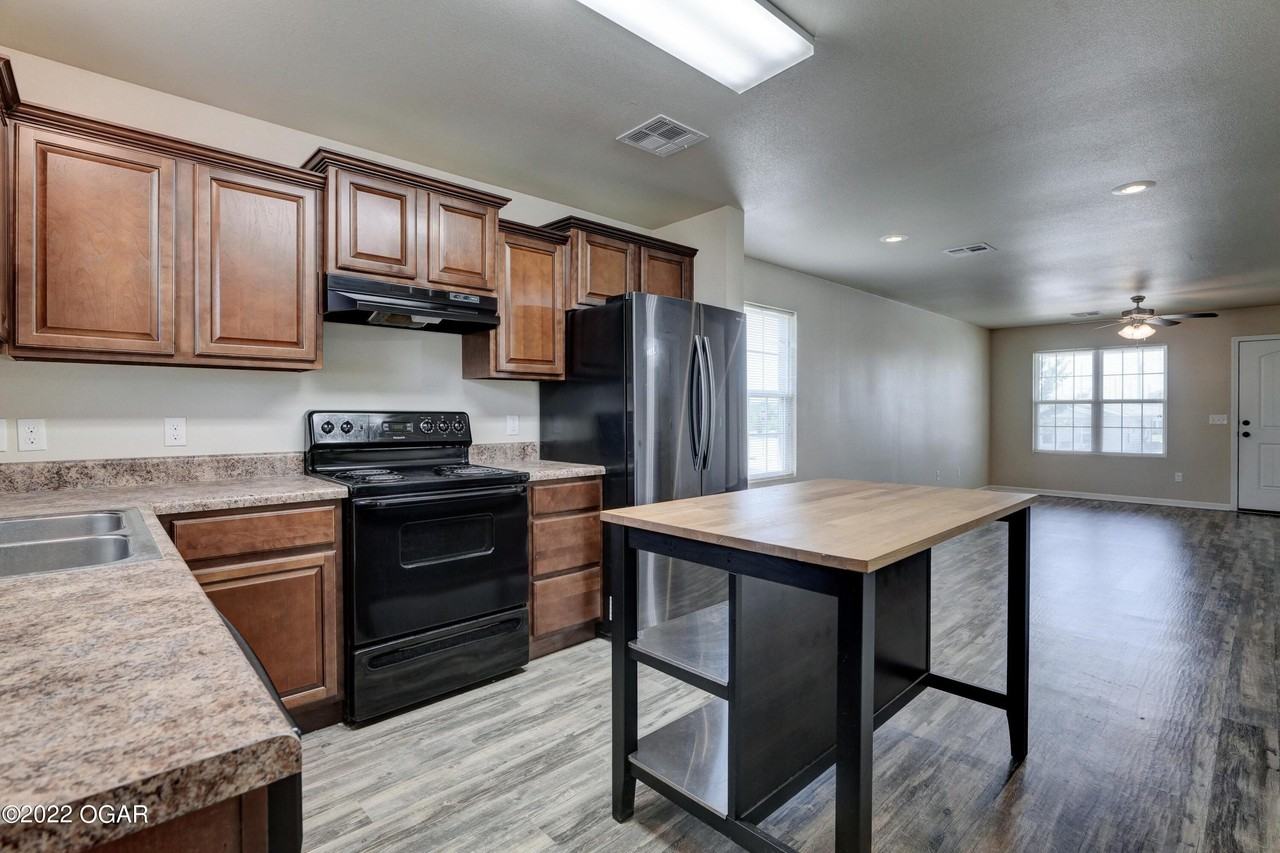2521 Bird Ave - Photo 6 of 18