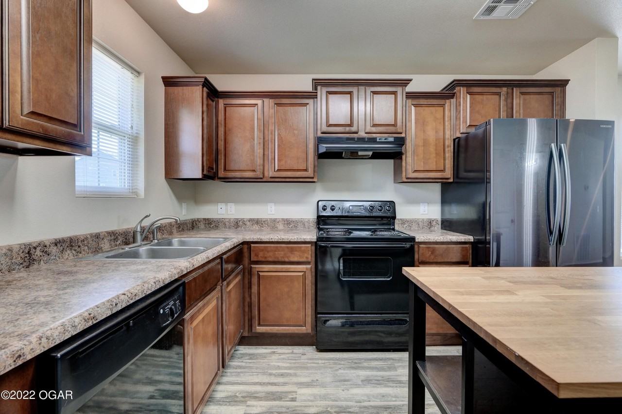 2521 Bird Ave - Photo 7 of 18