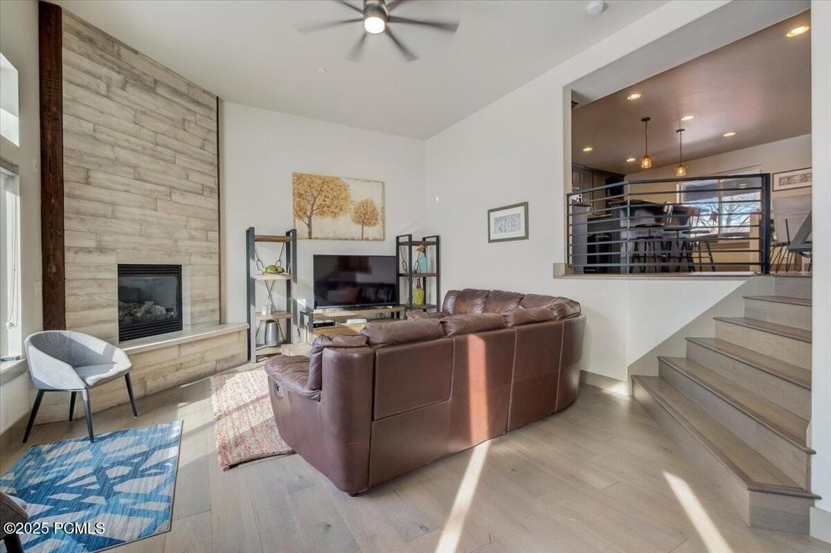 5662 Oslo Ln