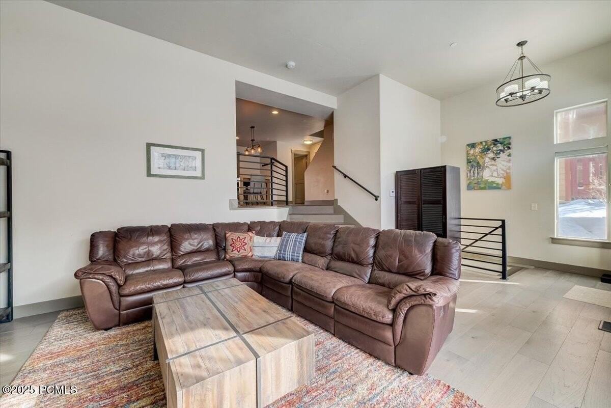 5662 Oslo Ln - Photo 5 of 43