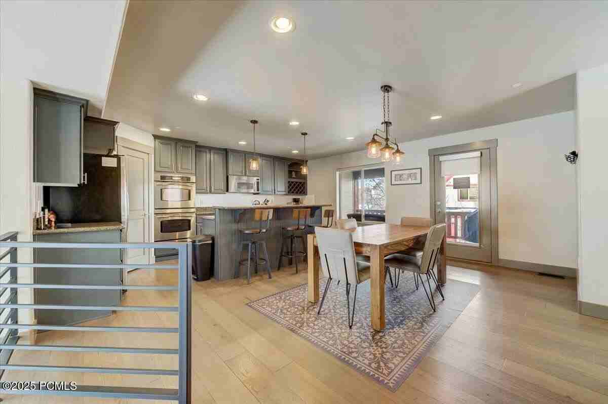 5662 Oslo Ln - Photo 6 of 43
