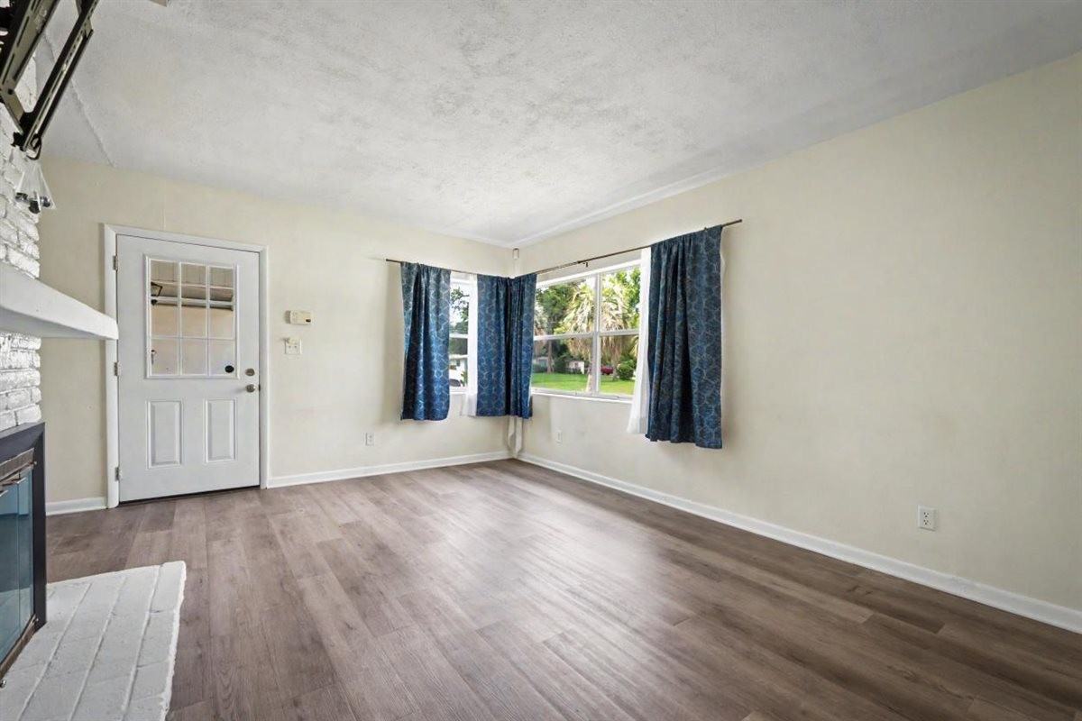 6216 Suwanee Rd #1 - Photo 6 of 30