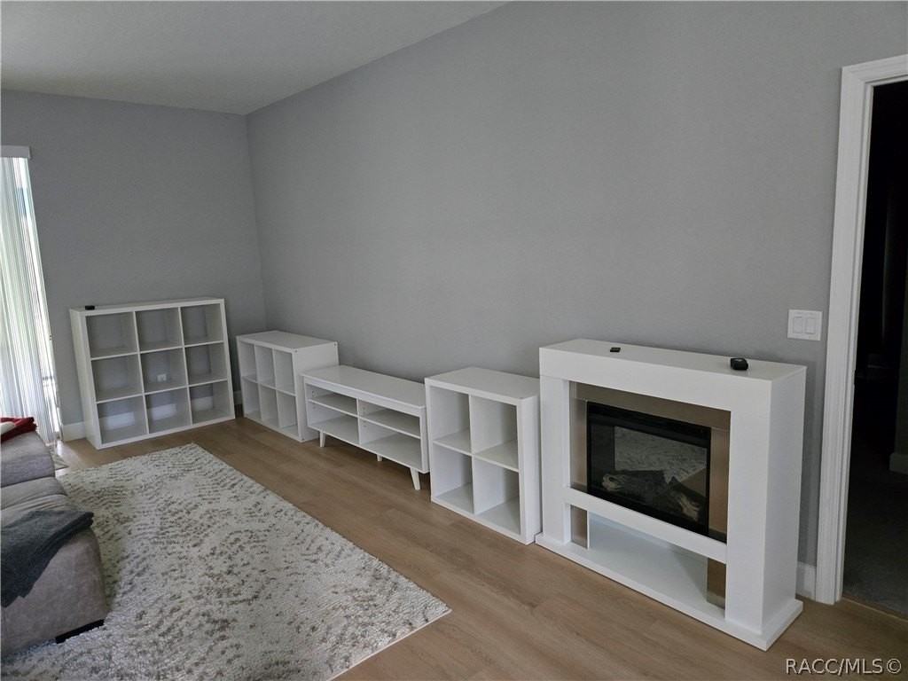 13 Whitewood Ct - Photo 4 of 47