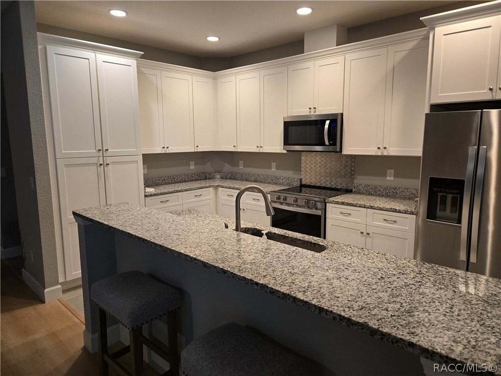 13 Whitewood Ct - Photo 7 of 47