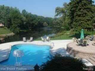 980 Sandhurst Rd - Photo 3 of 18