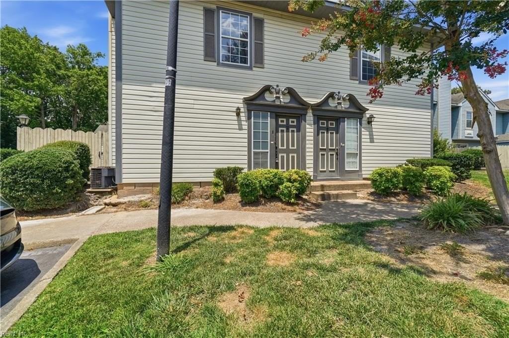 317 Ferdinand Cir - Photo 2 of 33