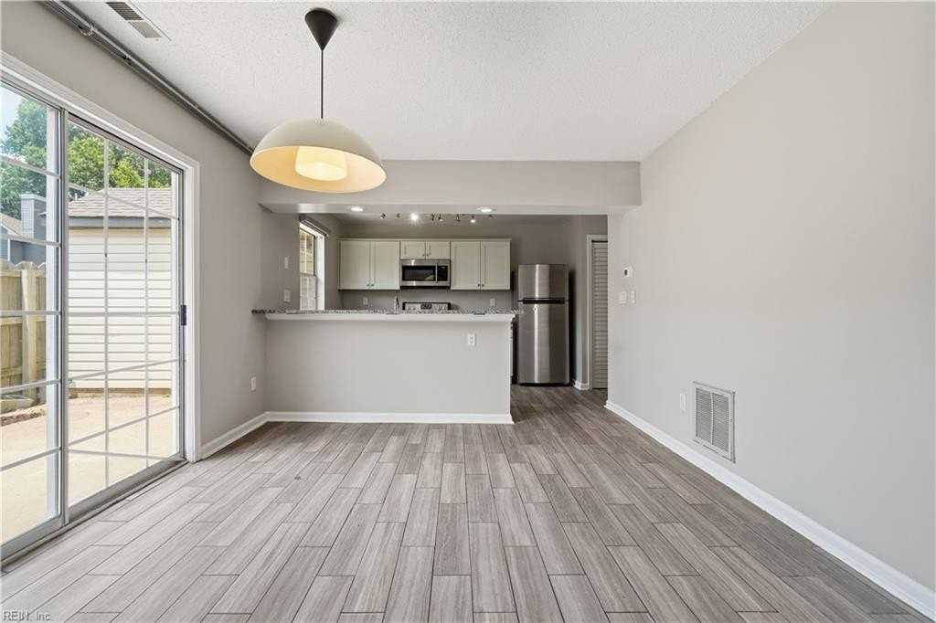 317 Ferdinand Cir - Photo 7 of 33