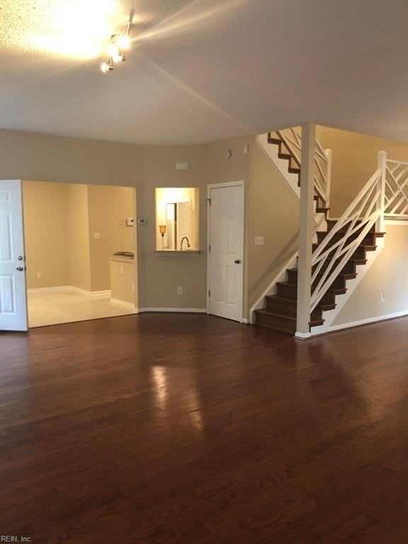 820 E Willow Point Pl - Photo 3 of 23