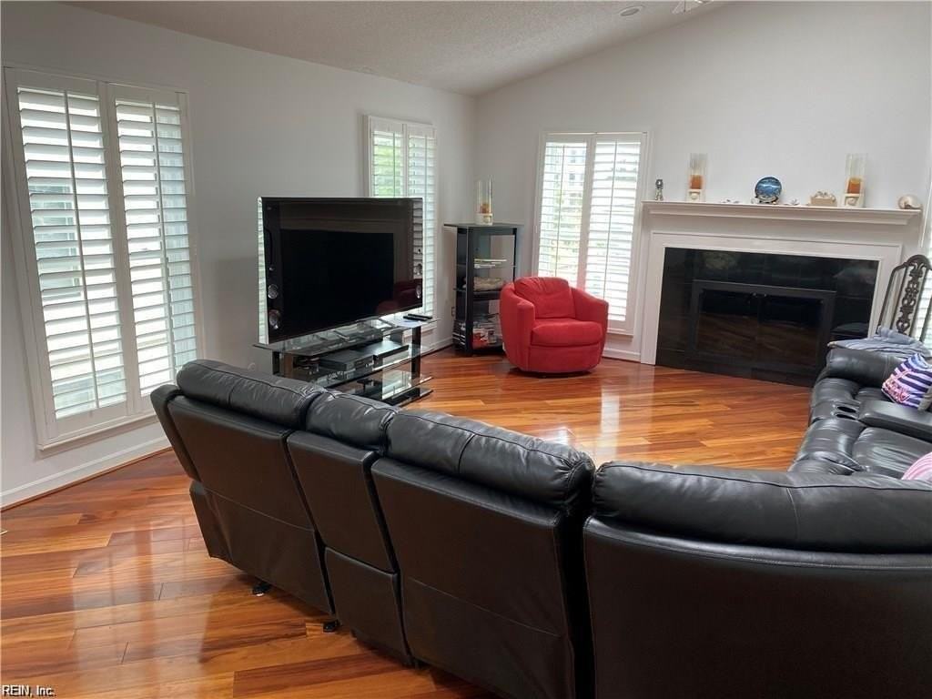 120 50th St - Photo 3 of 6