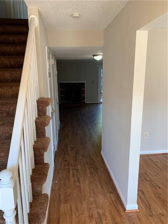 1960 Darnell Dr - Photo 3 of 13
