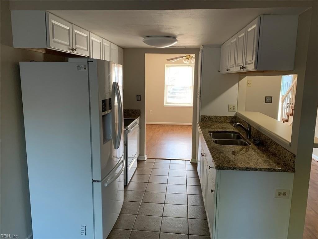 1960 Darnell Dr - Photo 4 of 13