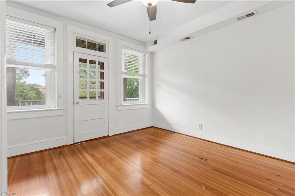 1323 Colonial Ave #3 - Photo 6 of 20