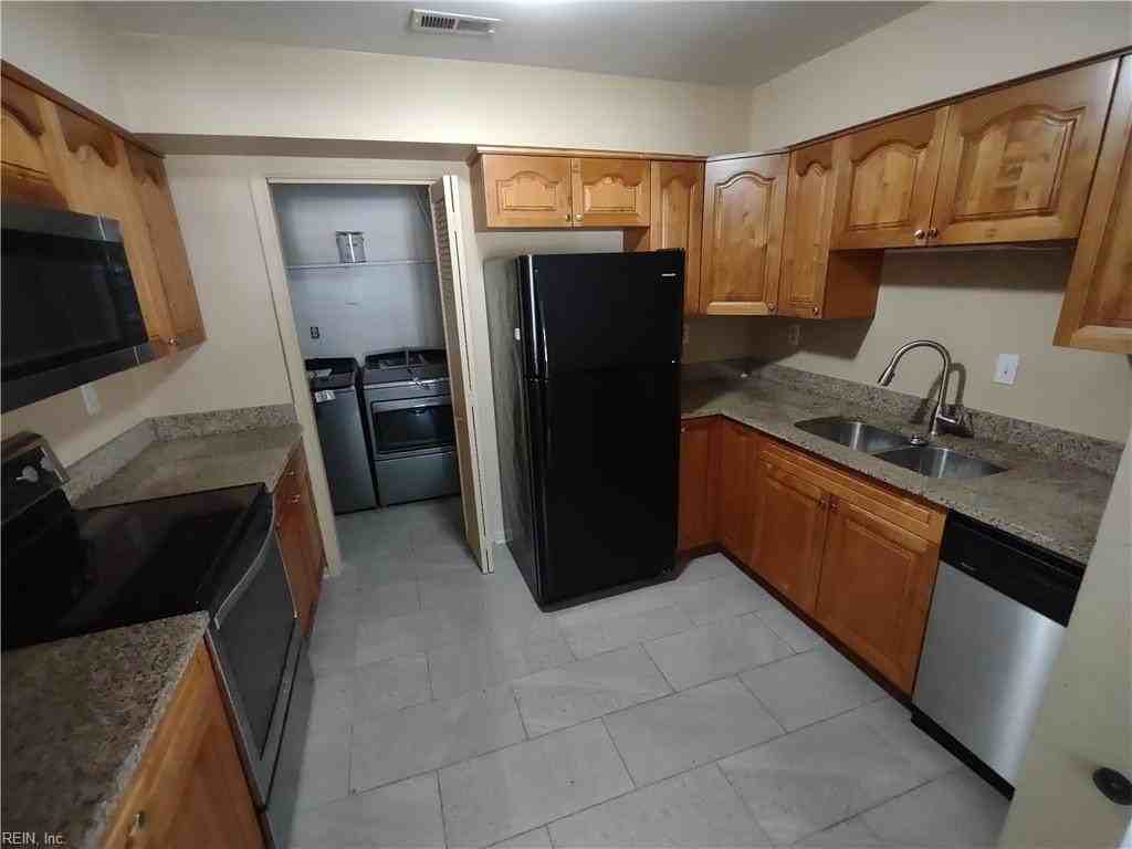 6024 Bradford Dr #B - Photo 2 of 10