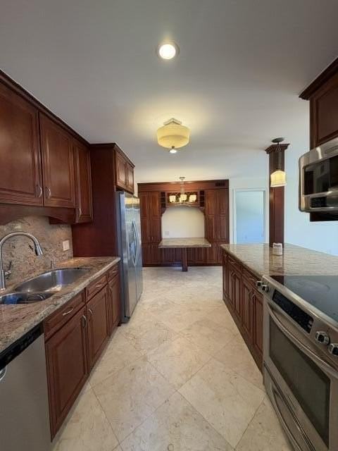 2857 Ne 32nd St #8 - Photo 6 of 31