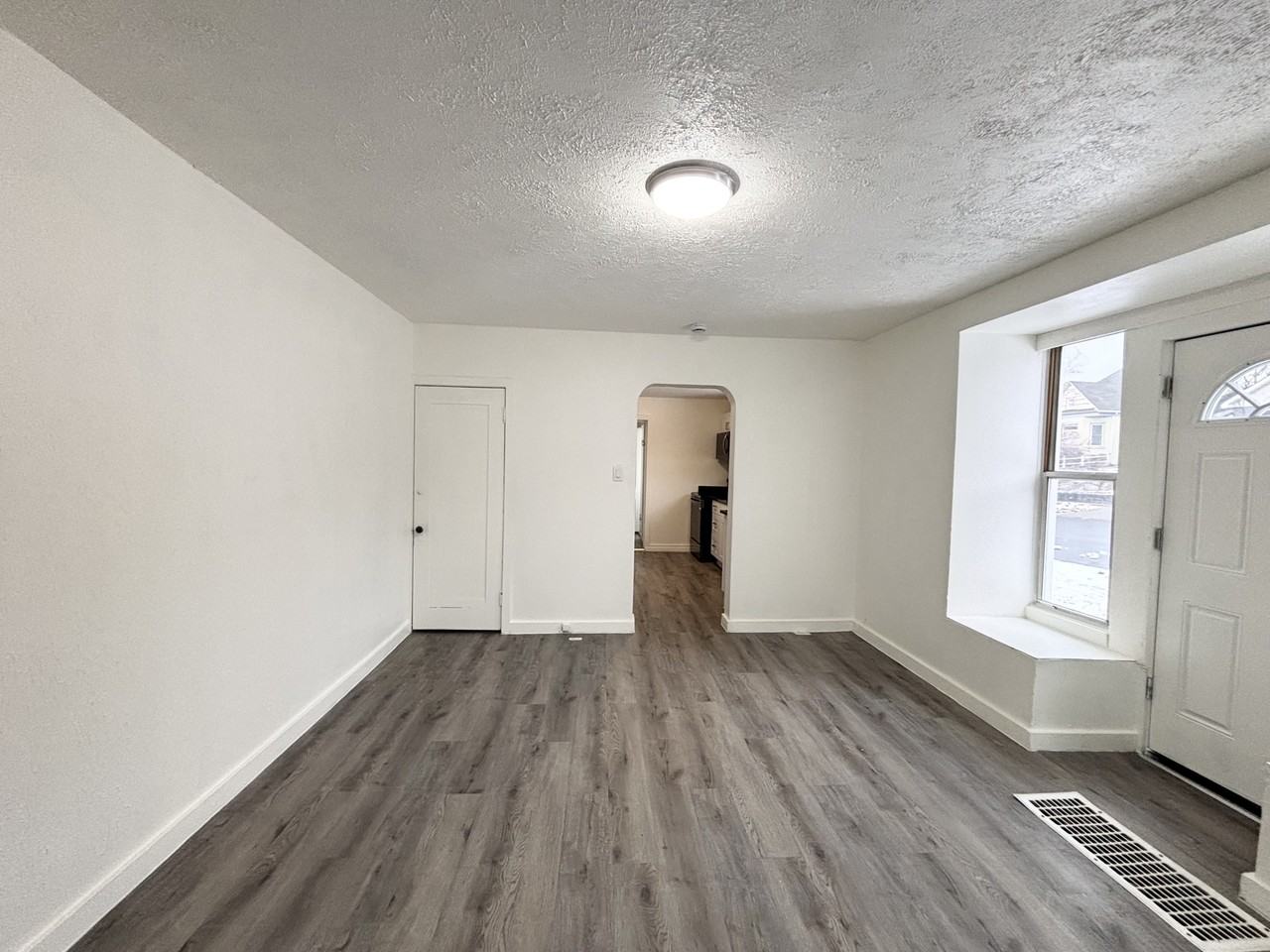 478 E 8th Ave #478 - Photo 7 of 17