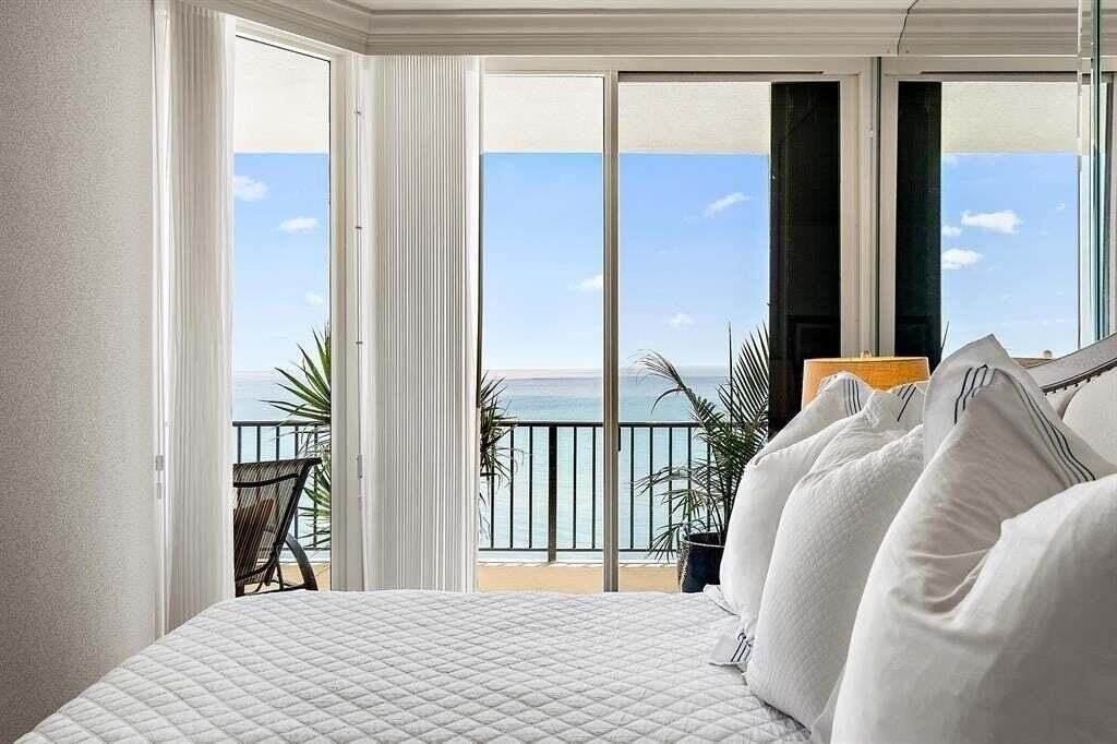 800 Ocean Dr #1104 - Photo 3 of 40