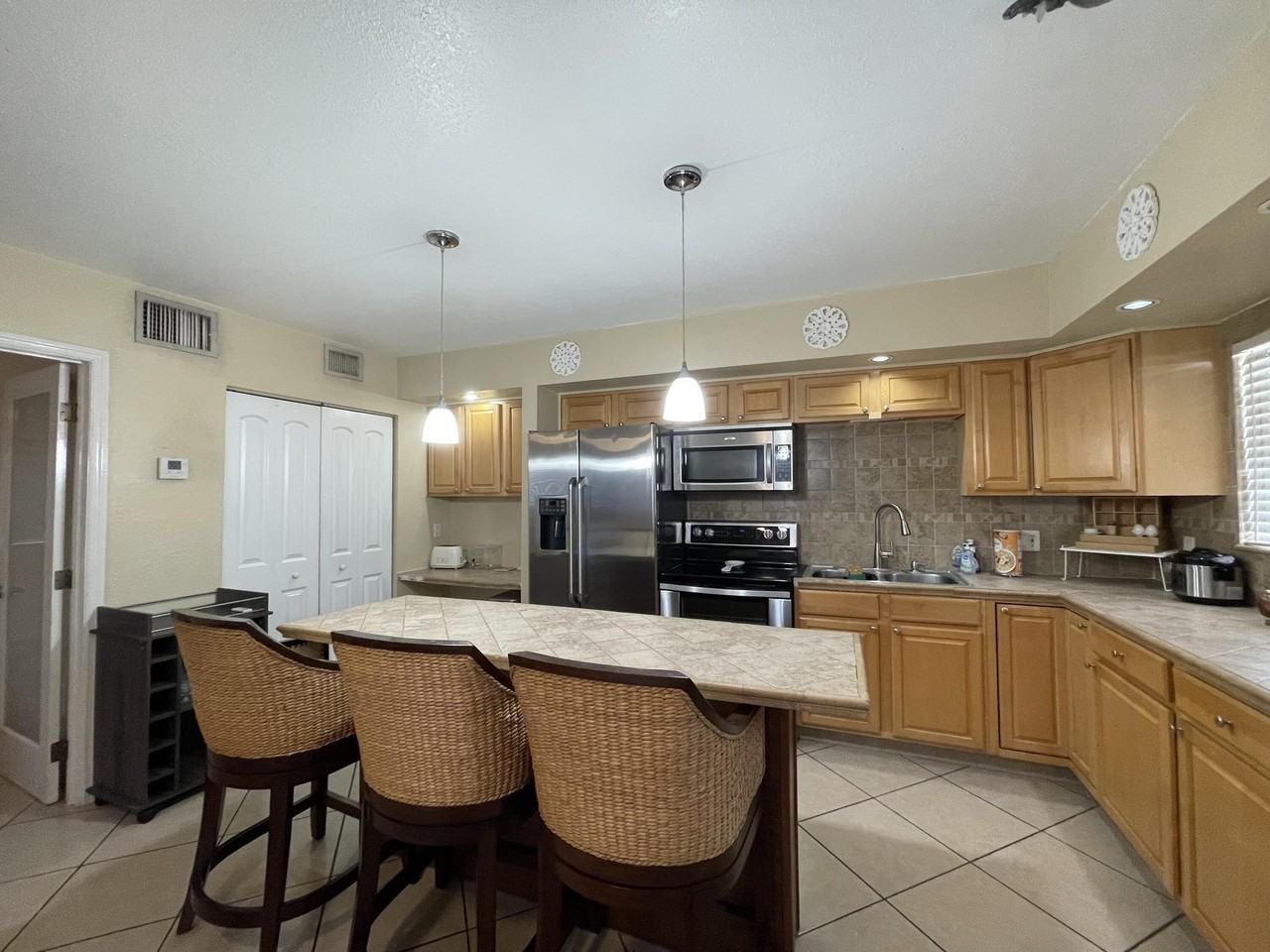 229 Se 1st Ave #203 - Photo 2 of 18
