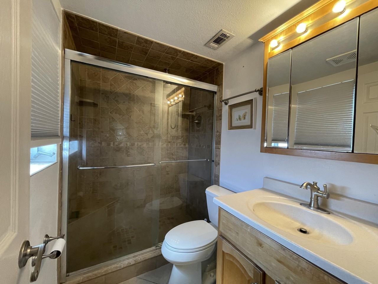 229 Se 1st Ave #203 - Photo 5 of 18