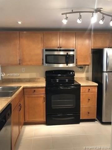 1911 Sabal Palm Dr #104 - Photo 3 of 33