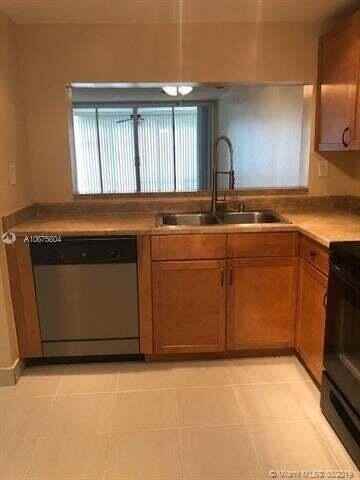 1911 Sabal Palm Dr #104 - Photo 5 of 33