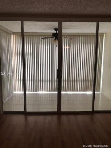 1911 Sabal Palm Dr #104 - Photo 7 of 33