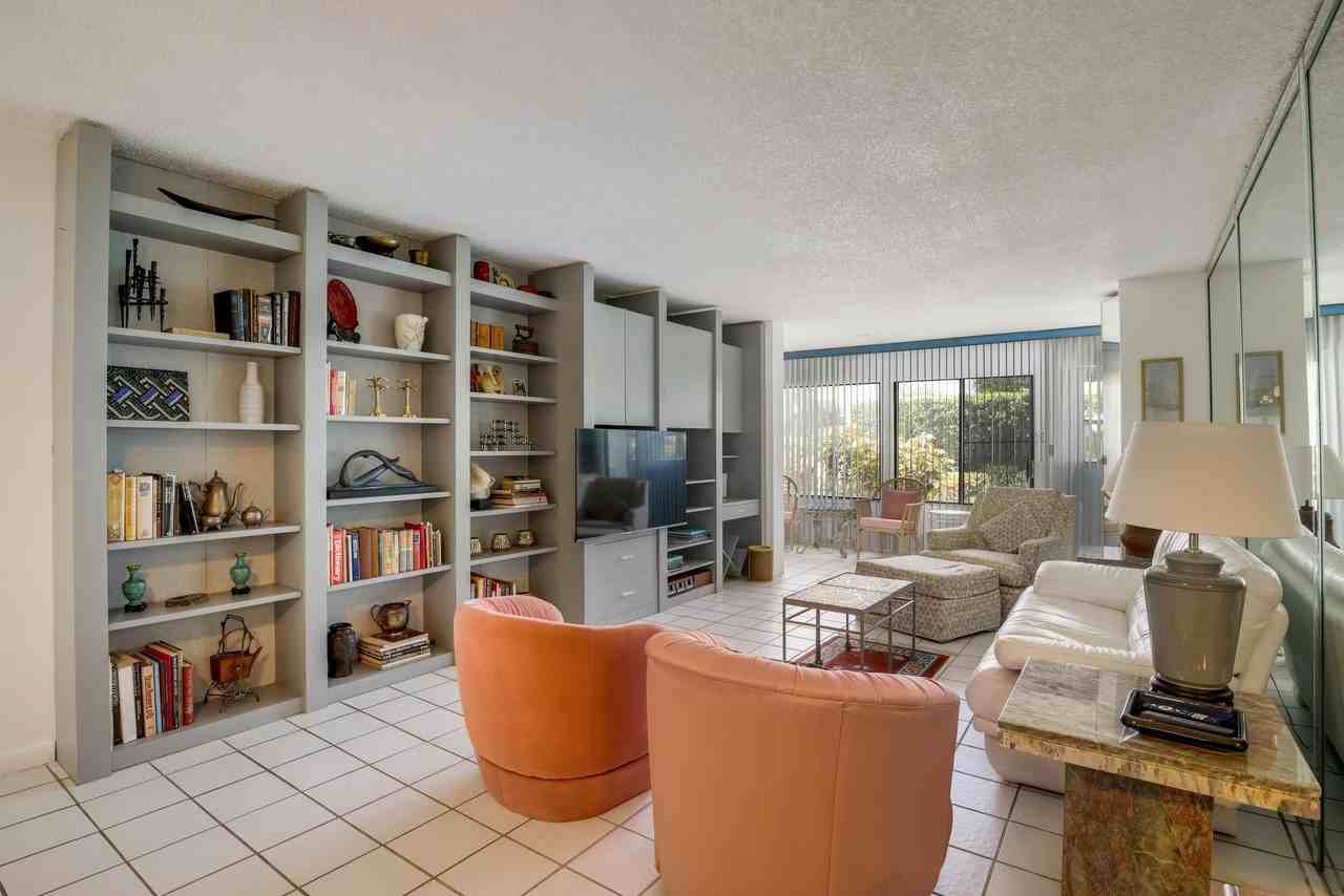 3154 Via Poinciana #116 - Photo 3 of 19