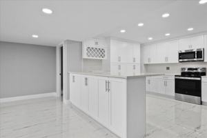 featured image of 3040 Lake Shore Dr #101