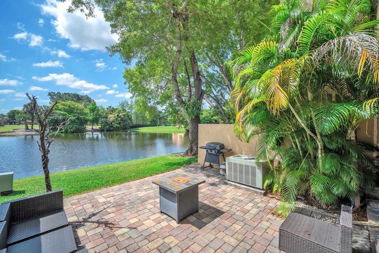 740 E Coco Plum Cir #3 - Photo 4 of 28