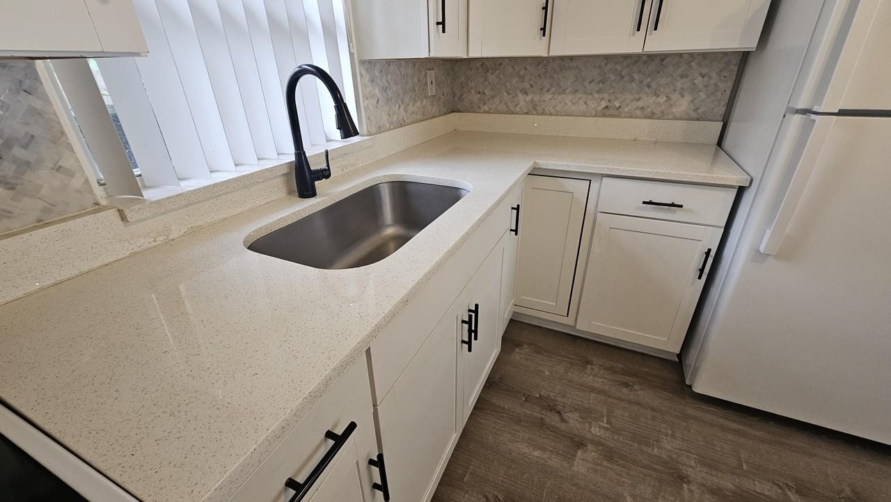 425 Ardmore Rd #3 - Photo 5 of 18