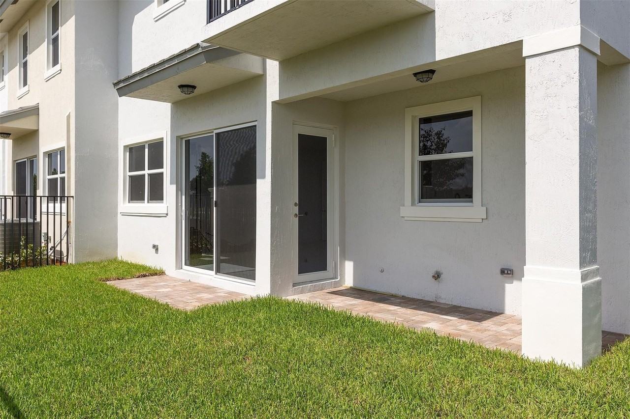 6990 Pines Cir #53 - Photo 7 of 26